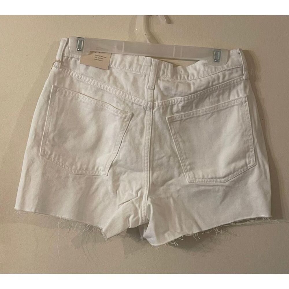 Universal Thread‎ White Denim Shorts | Raw Hem | Size 4 - Picture 2 of 4